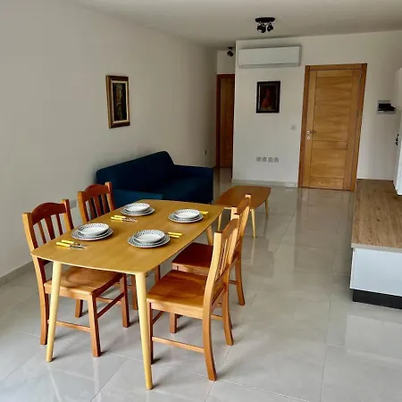 Emmnic 4 * Msida